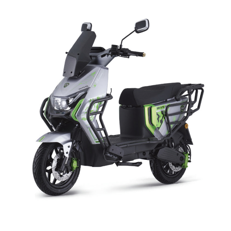 Ang Yousu Cyclist A10, Electric Scooter na may 2500W na kapangyarihan, multi-functional dashboard, brand controller at 90/80-12 semi-hot melt gulong, anim na pistion disc, sobrang shock-sumisipsip, at high-speed.
